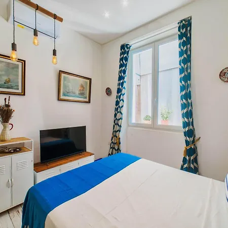Travel 24m2, 120m Vieux-port ,clim , Wifi ,acces Autonome Avec Code * Marseilles